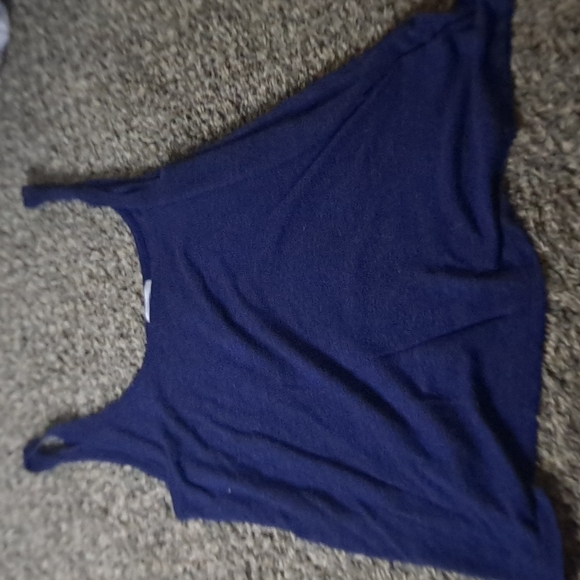 3 tank tops - Picture 3 of 3